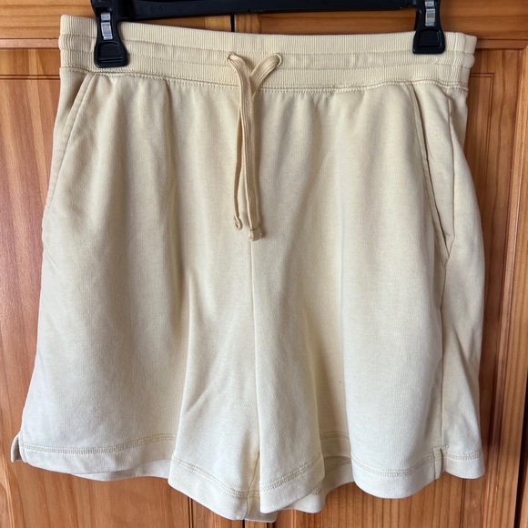High Waisted Old Navy Lounge Shorts Medium - Picture 1 of 3